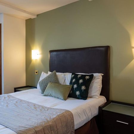 The Warehouse Hotel Йоувил Екстериор снимка