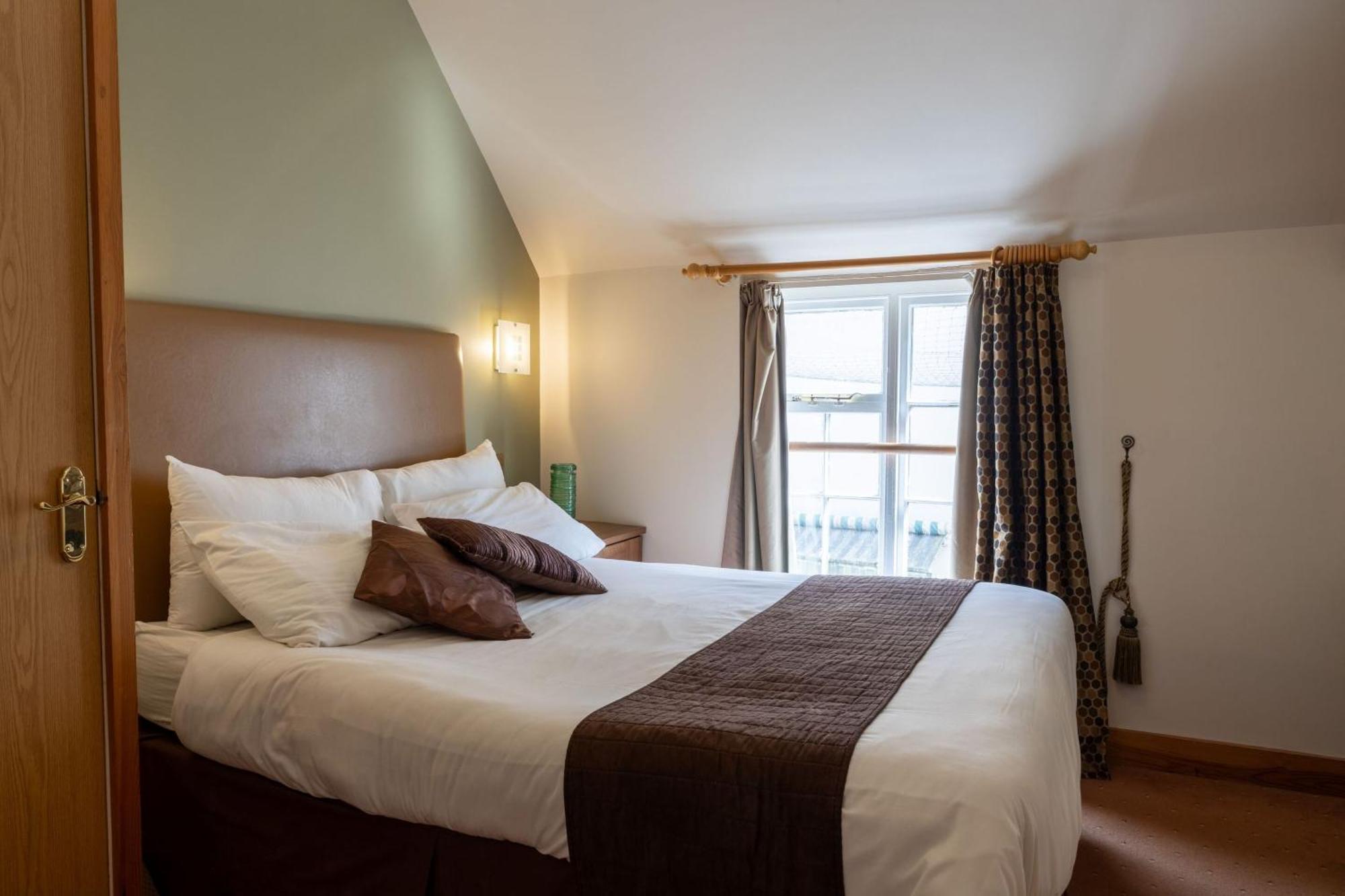 The Warehouse Hotel Йоувил Стая снимка