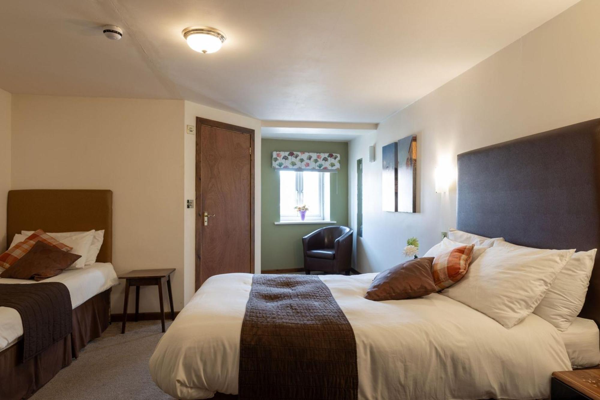 The Warehouse Hotel Йоувил Стая снимка