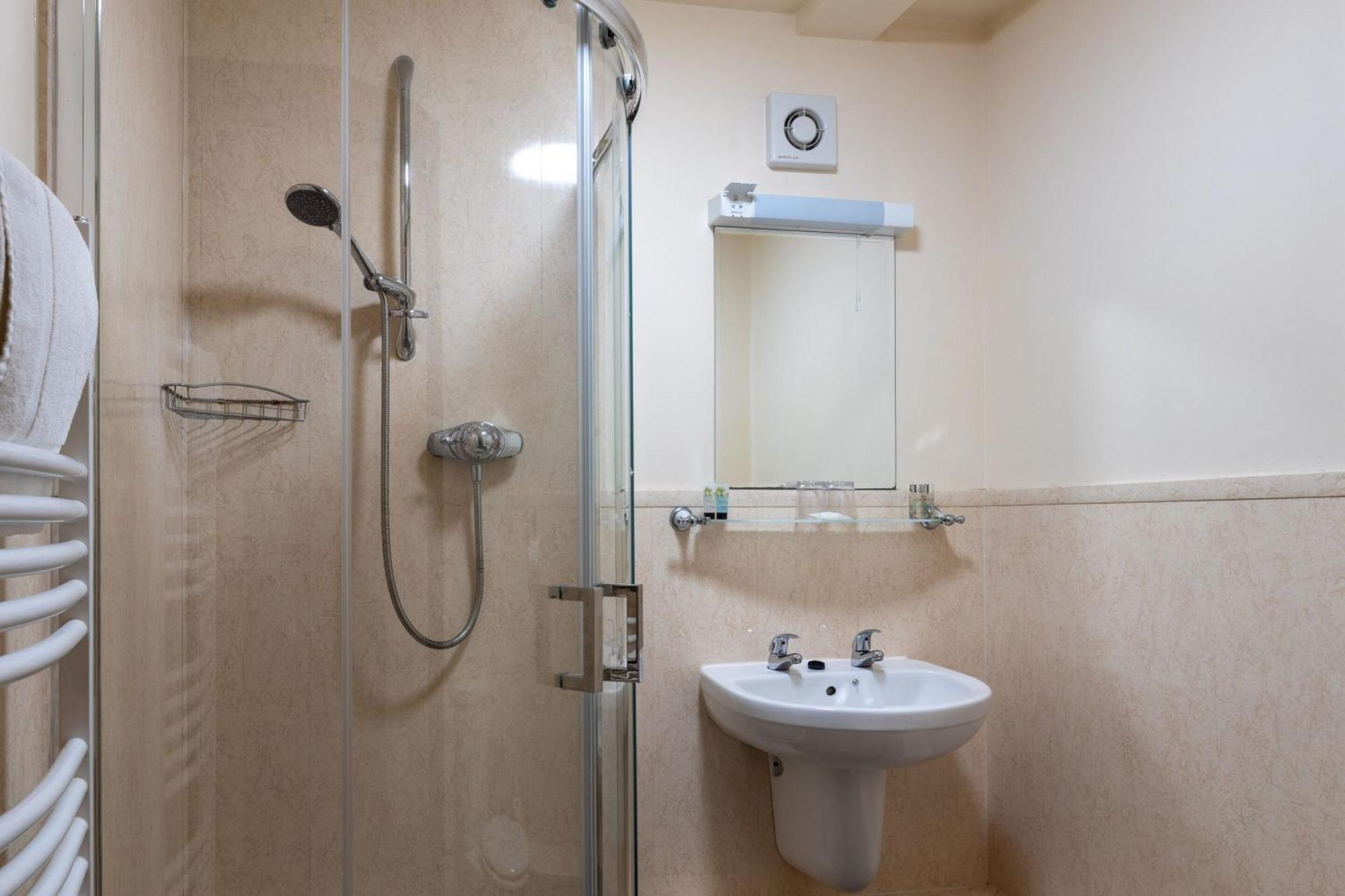 The Warehouse Hotel Йоувил Екстериор снимка