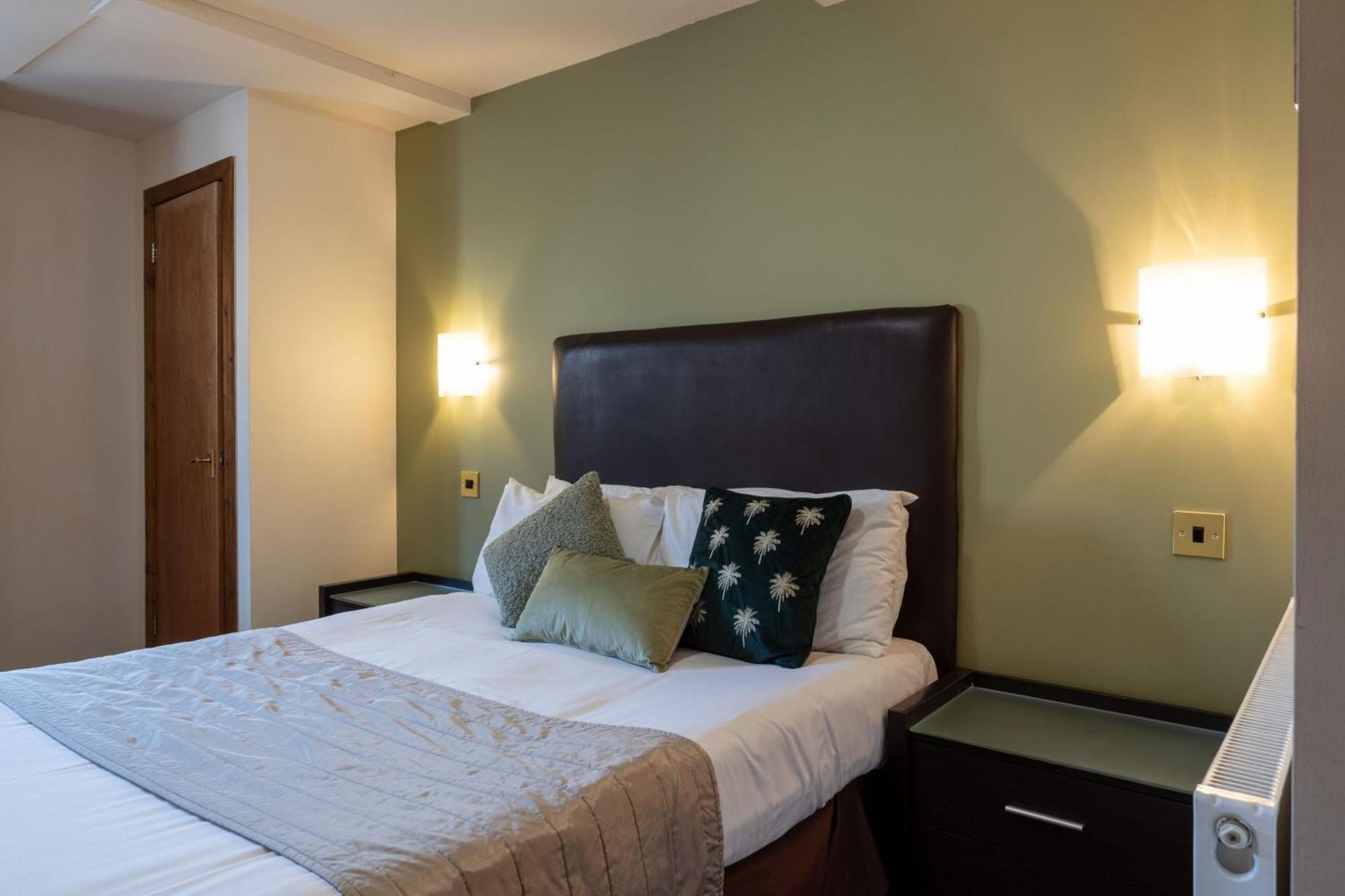 The Warehouse Hotel Йоувил Екстериор снимка