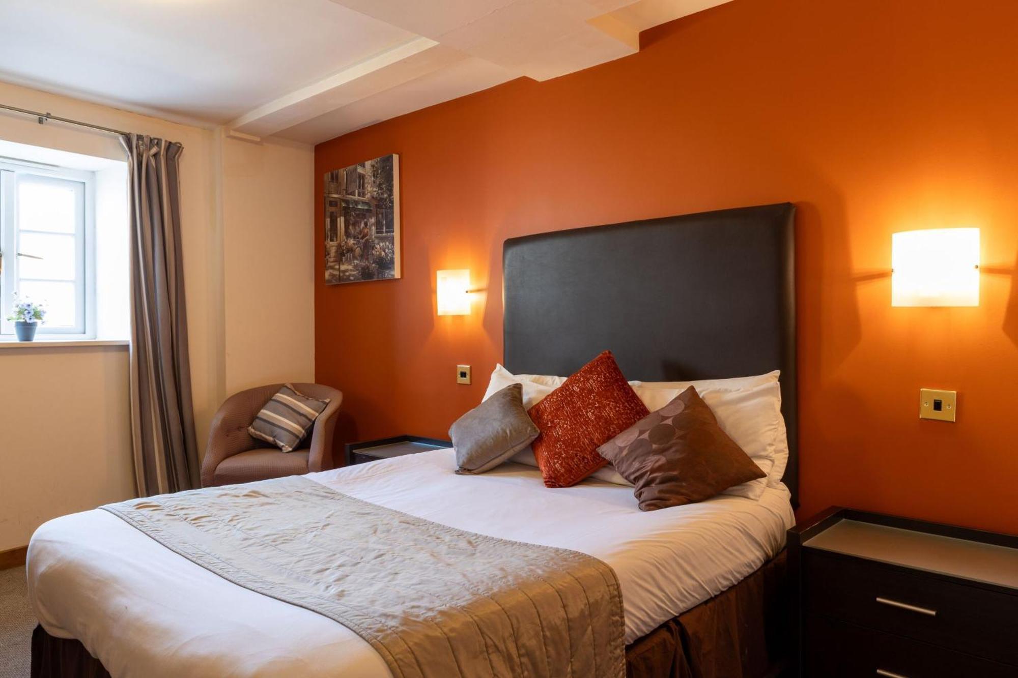 The Warehouse Hotel Йоувил Екстериор снимка